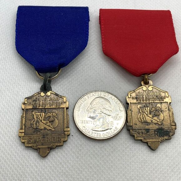 Lot of 2 Louisiana Music Educators‎ Association Superior Ribbon Pins Red & Blue - Picture 2 of 8